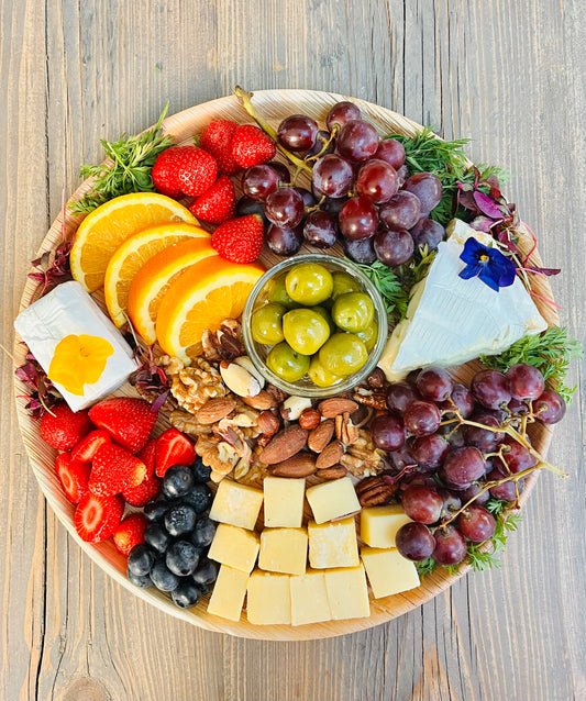 CHEESE & FRUIT SHARING PLATE (V)